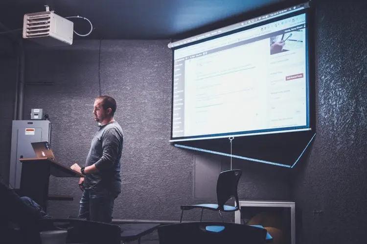  How not to use PowerPoint: 5 common PowerPoint mistakes that speakers make 